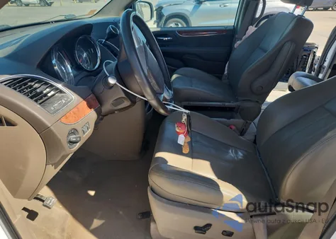 2014 Chrysler Town & Country Touring from USA, damaged, VIN 2C4RC1BG4ER138359